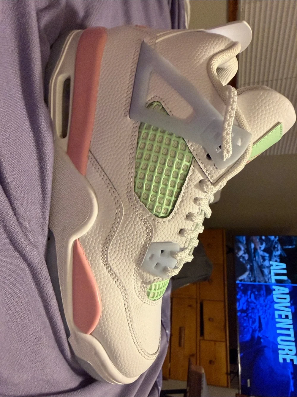 Big Kids Jordan 4 Retro Valentine’s Day (2026)